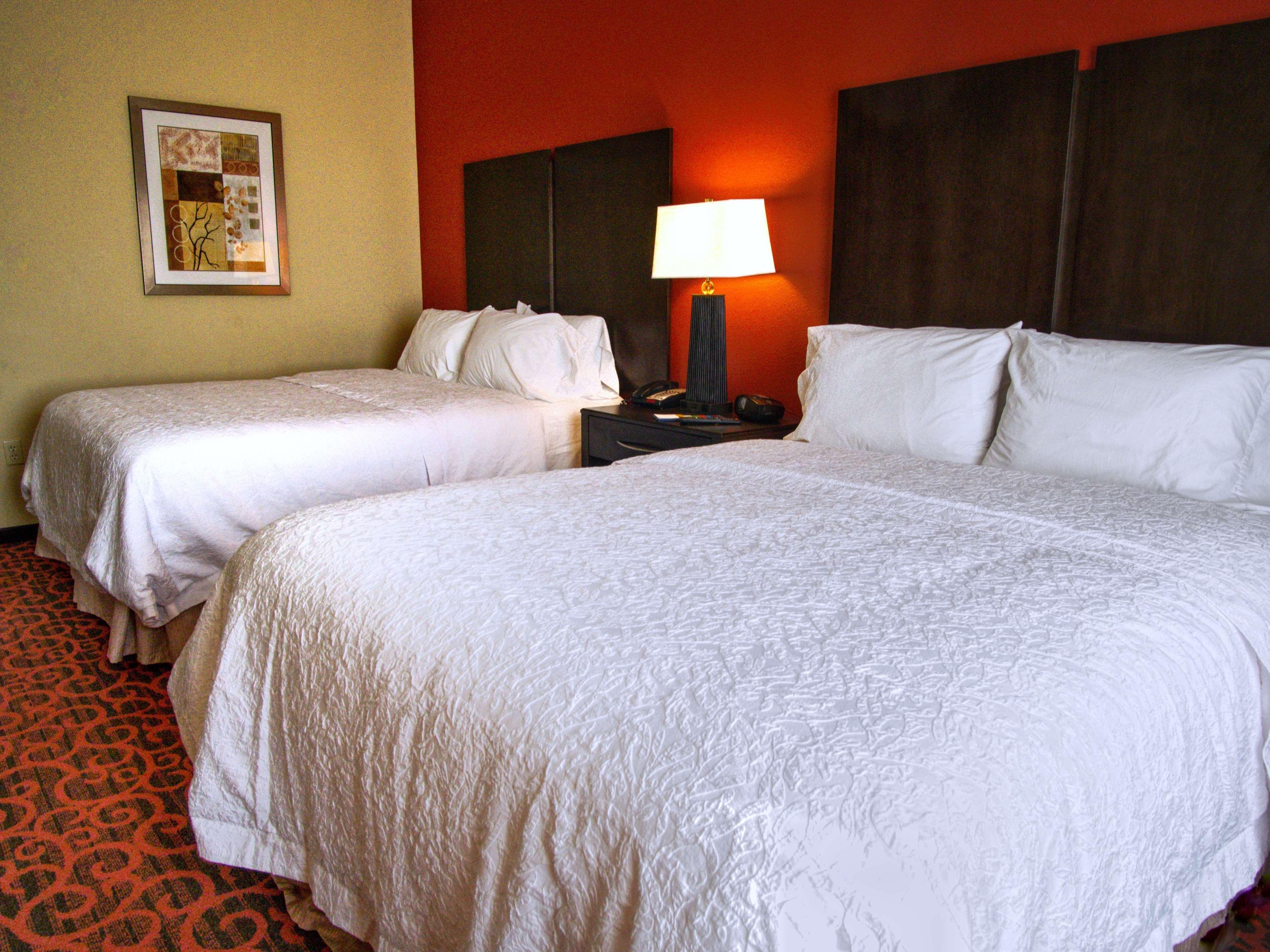 Hampton Inn & Suites Елк Сити Екстериор снимка