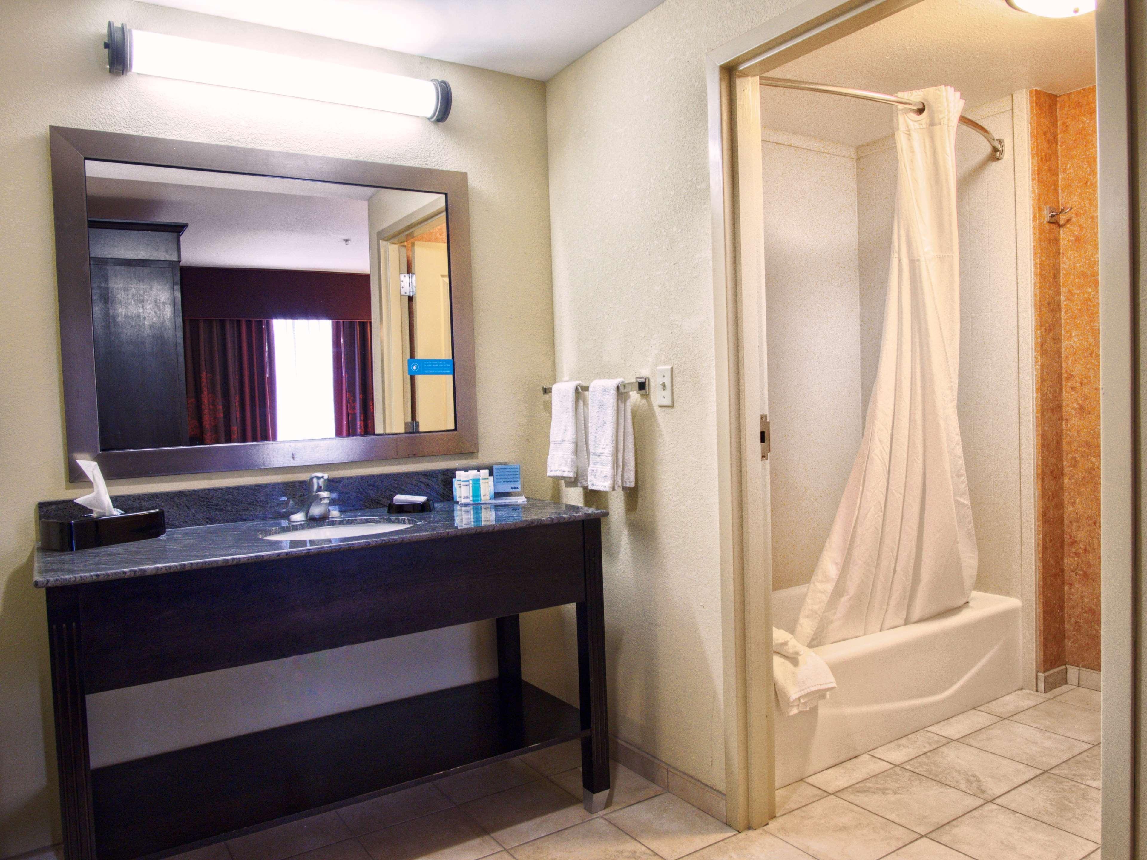 Hampton Inn & Suites Елк Сити Екстериор снимка