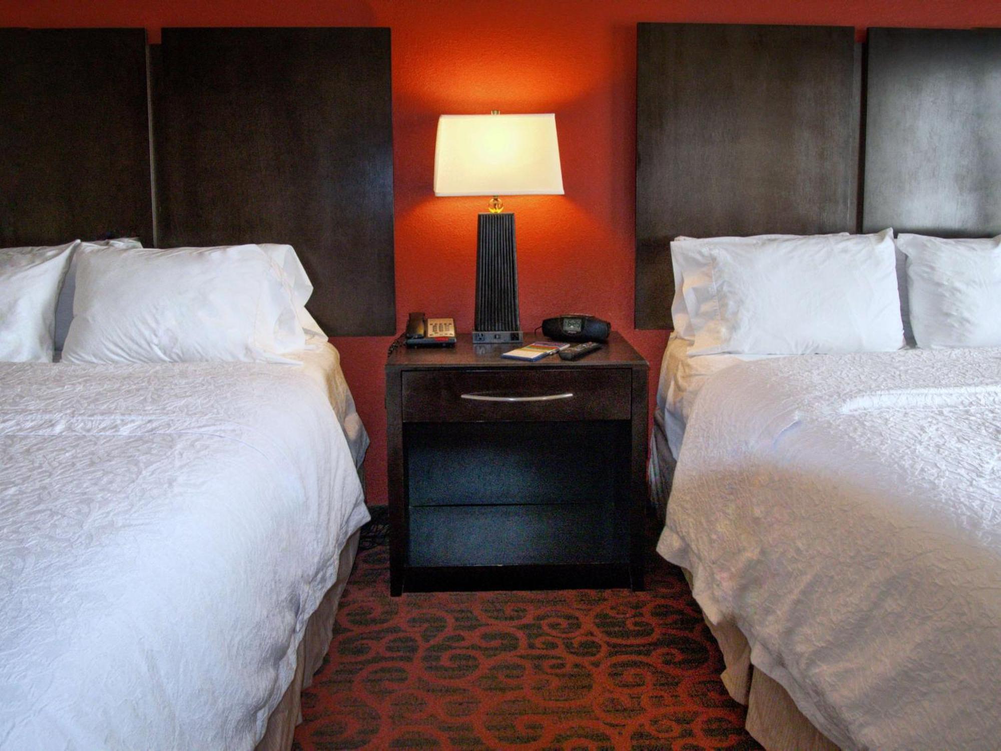 Hampton Inn & Suites Елк Сити Екстериор снимка